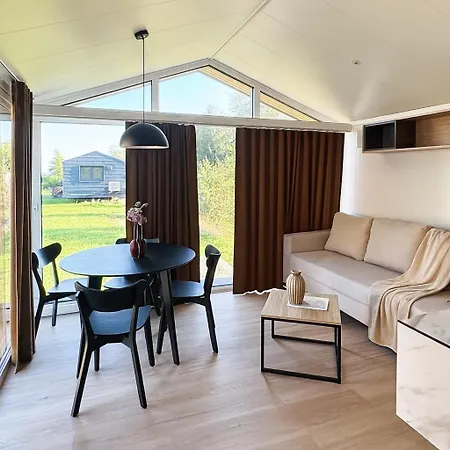 Familienfreundliches Designerhouse شقة